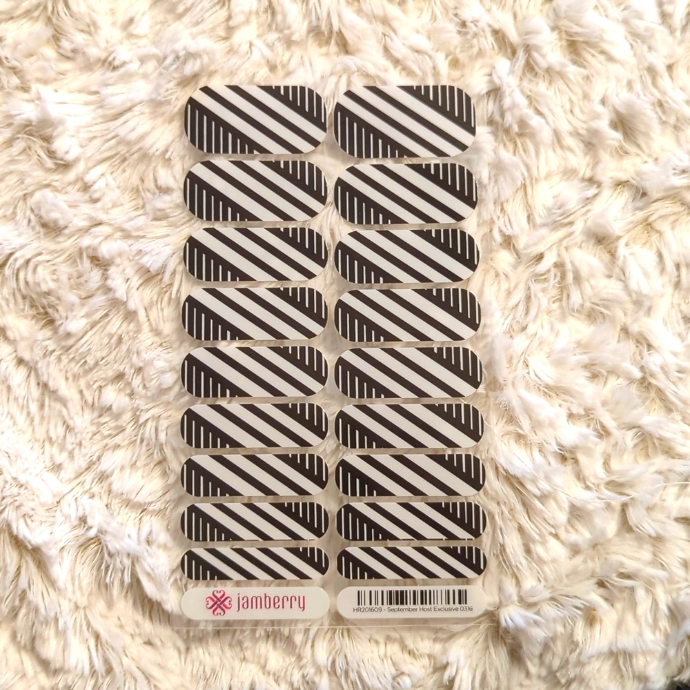 Jamberry Black and White Diagonal Nail Wrap